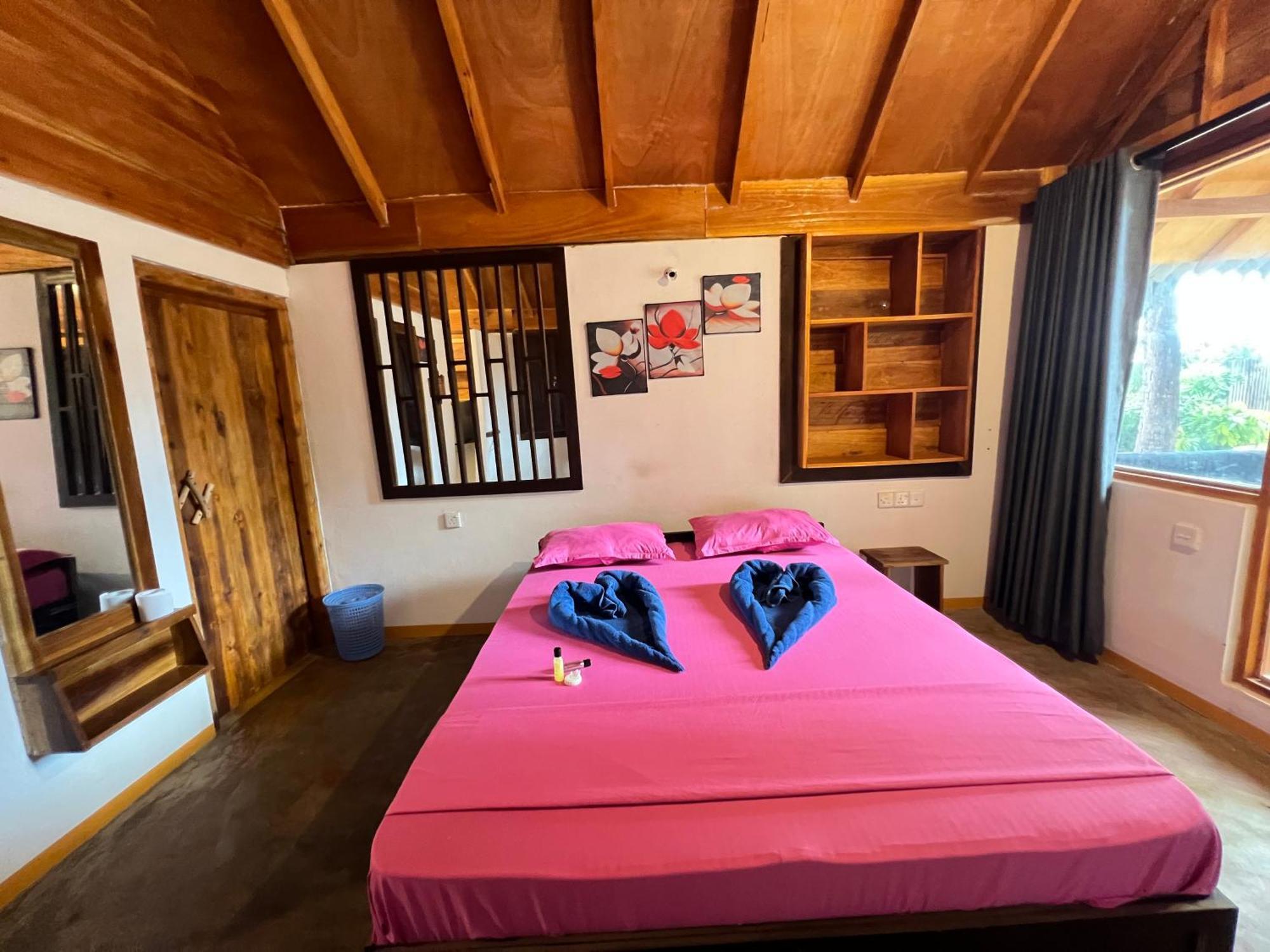 Sand Dune Beach Resort & Surf Camp Arugam Bay Buitenkant foto